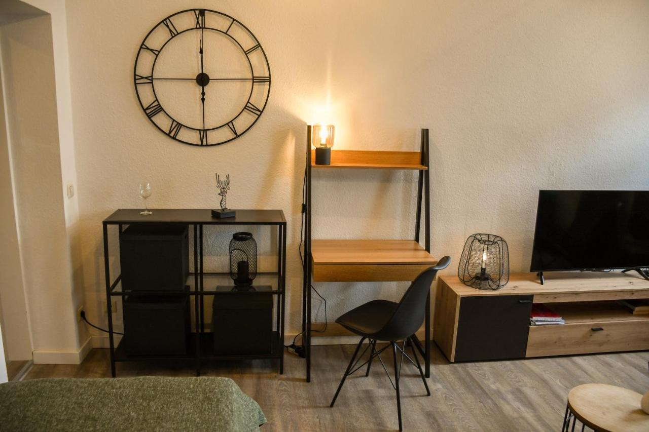 Moderne Ferienwohnung In Direkter Naehe Zur Uni, Netflix Gratis, Wlan, Waschmaschine, Geschirrspueler, Zentrum, Chemnitz Bagian luar foto